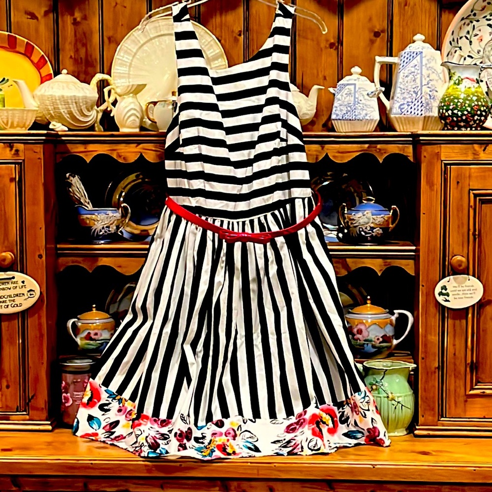 Modcloth full skirt tank dress with pockets! Like new. Belt not included